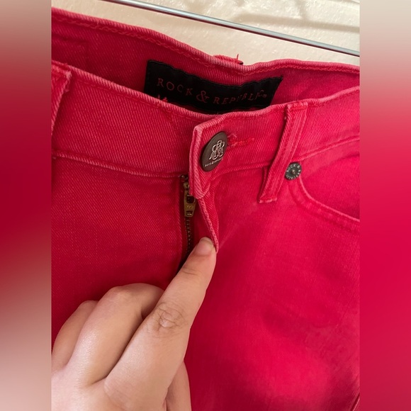 ✨Women’s Rock & Republic Red Jeans Size 2 - Picture 5 of 14